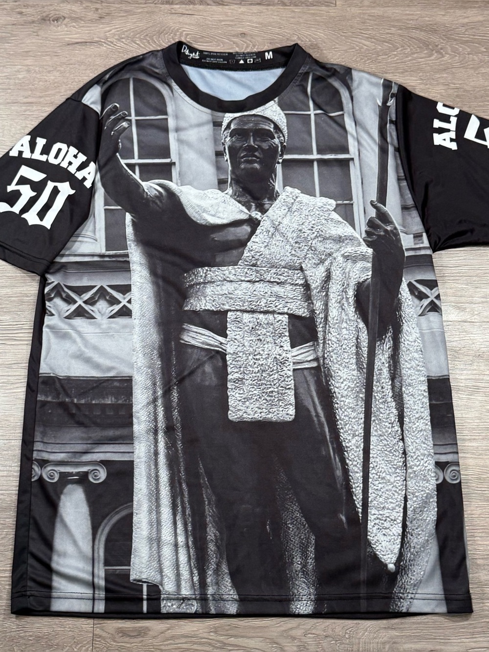 D-Light 
Hawaiian pride 
King Kamehameha
Size medium